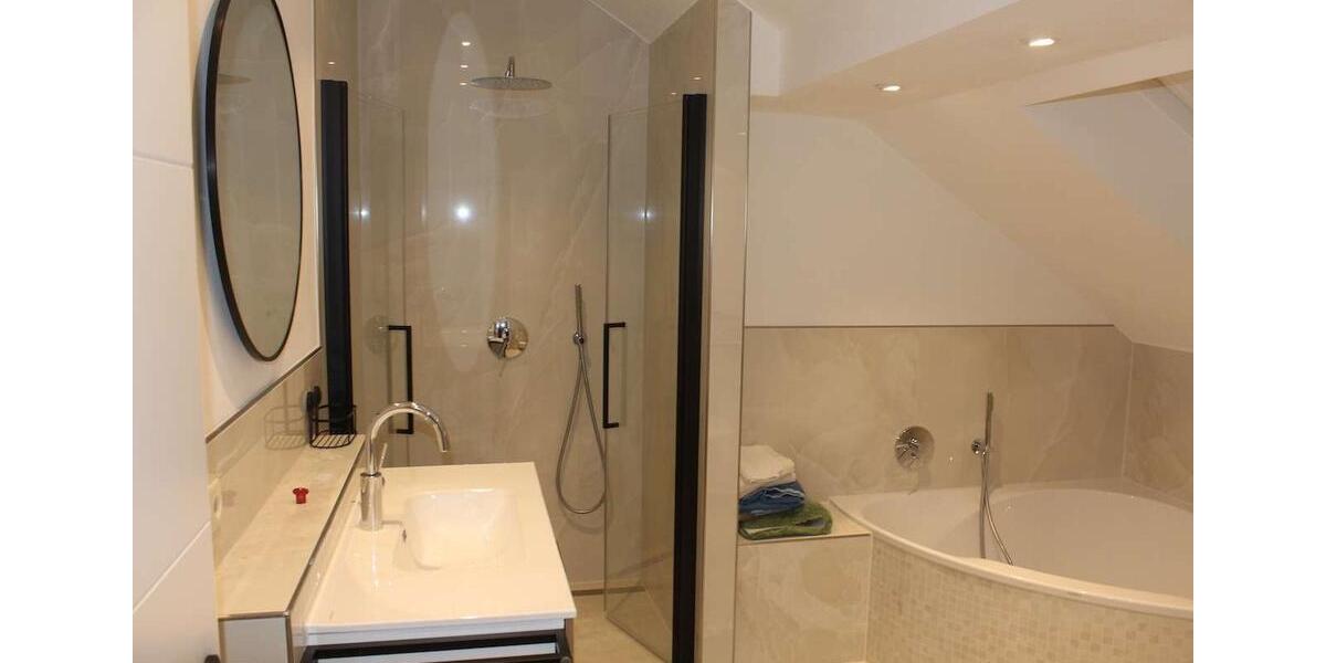 Dachgeschoßwohnung Deidesheim - 3 Zimmer, 100 m&sup2;, 1.380&euro; | Angebot:26489482