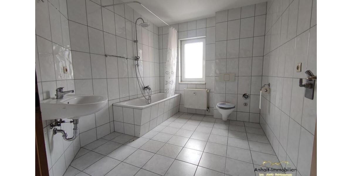 Dachgeschoßwohnung Bitterfeld-Wolfen Bitterfeld - 3 Zimmer, 96 m&sup2;, 624&euro; | Angebot:25887245