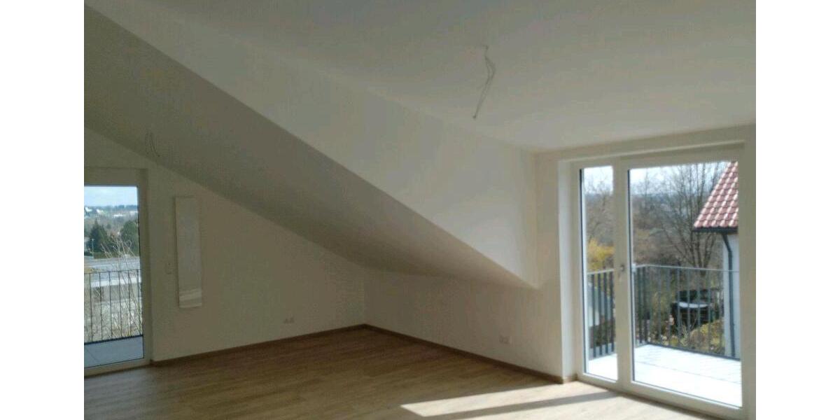 Dachgeschoßwohnung Kempten (Allgäu) Auf der Halde - 2 Zimmer, 75 m&sup2;, 1.050&euro; | Angebot:26323436