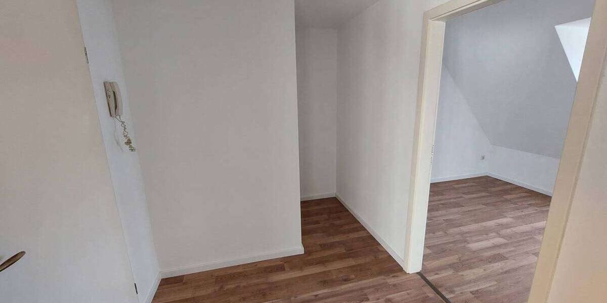 Etagenwohnung Roßwein - 3 Zimmer, 65 m&sup2;, 325&euro; | Angebot:25686207