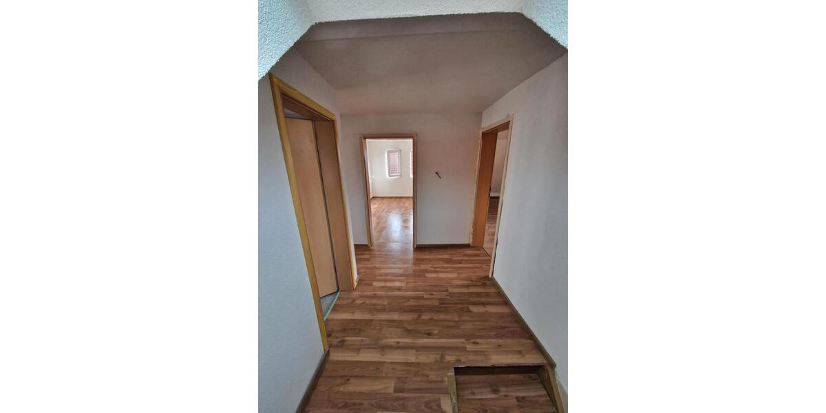 Einfamilienhaus Buchen (Odenwald) - 8 Zimmer, 155 m&sup2;, 1.200&euro; | Angebot:25824301