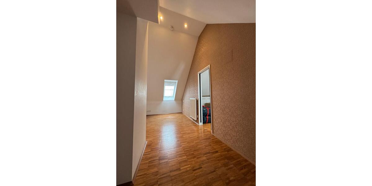 Maisonettenwohnung Hannover - 5 Zimmer, 196 m&sup2;, 2.470&euro; | Angebot:25148036