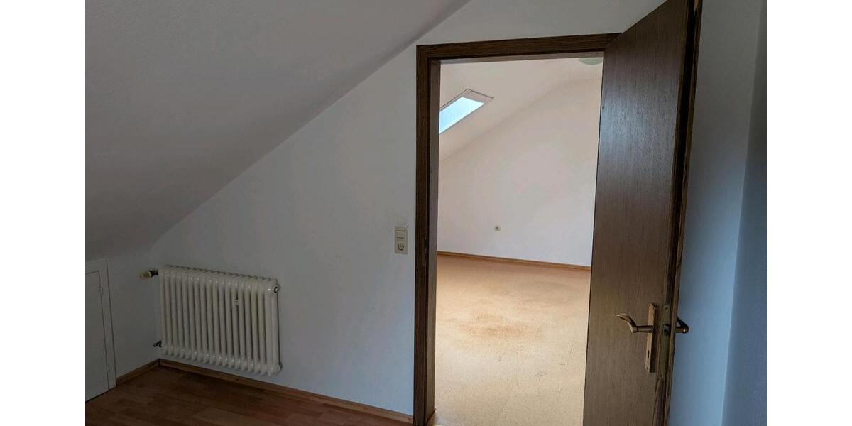 Dachgeschoßwohnung Eberdingen - 3.5 Zimmer, 64 m&sup2;, 640&euro; | Angebot:26374167