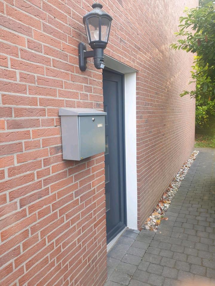 Modernisierte und schöne 2 Zimmer Wohnung mit Terrasse ab 1.9