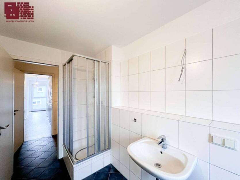 Großes Reiheneckhaus: fast 200m² auf vier Ebenen + Garten + Garage für die ganze Familie