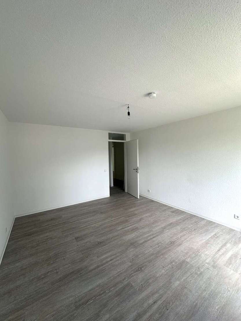 ++ Frisch Sanierte 2-Raumwohnung im blauen Wunder++ 2 zimmer