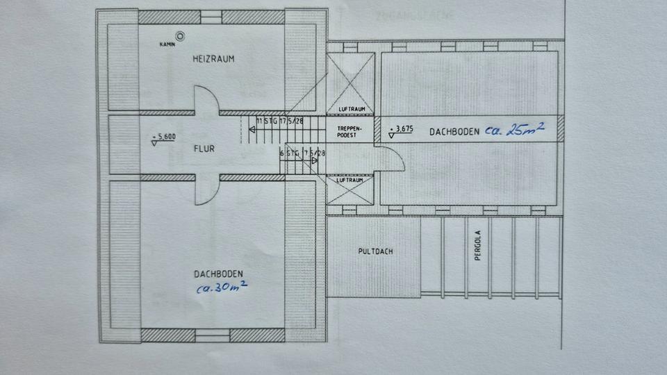 Einfamilienhaus Vohenstrauß - 7 Zimmer, 220 m&sup2;, 1.800&euro; | Angebot:26408409