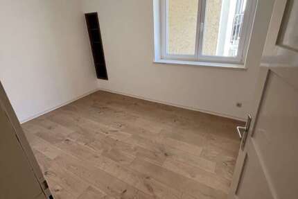 Wohnung zum Mieten in Stuttgart 280 € 12 m²