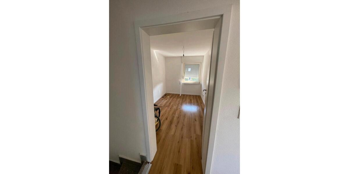 Etagenwohnung Wetzlar - 4 Zimmer, 100 m&sup2;, 1.200&euro; | Angebot:26073195