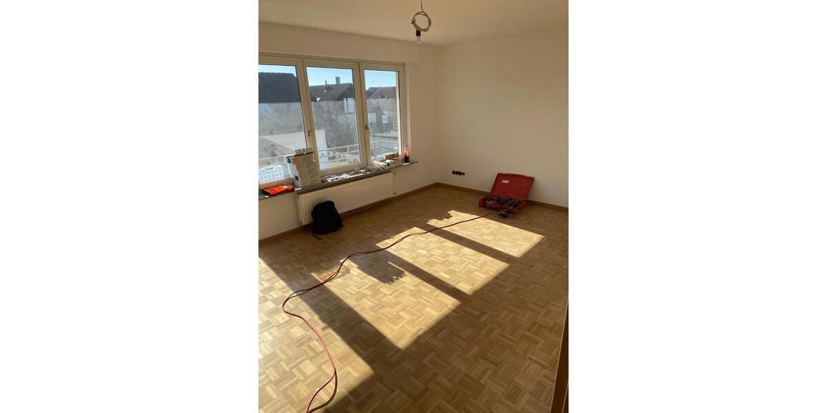 Etagenwohnung Hülben - 2 Zimmer, 86 m&sup2;, 850&euro; | Angebot:26589598