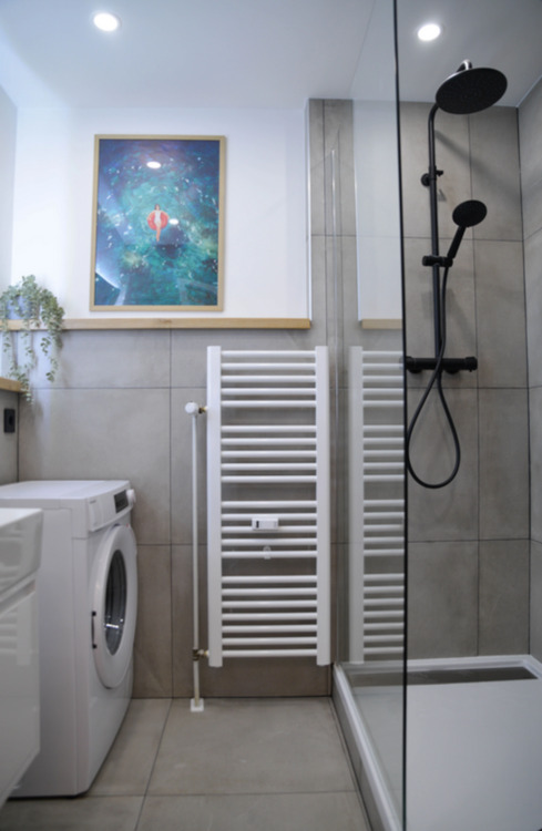 Großes WG-Zimmer mit Balkon in 3er-WG