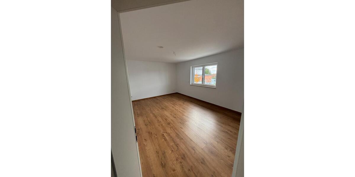 Etagenwohnung Köfering - 4 Zimmer, 140 m&sup2;, 1.700&euro; | Angebot:26534466
