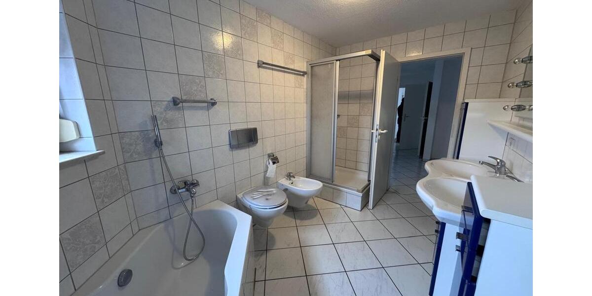 Dachgeschoßwohnung Höpfingen - 3 Zimmer, 83 m&sup2;, 575&euro; | Angebot:24753500