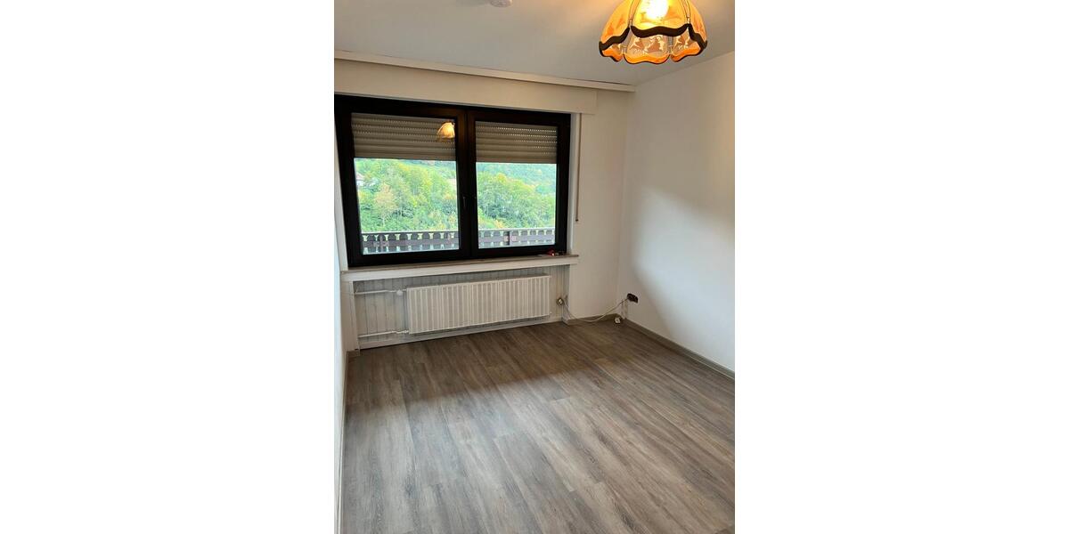 Erdgeschoßwohnung Lennestadt - 4 Zimmer, 110 m&sup2;, 890&euro; | Angebot:26635689