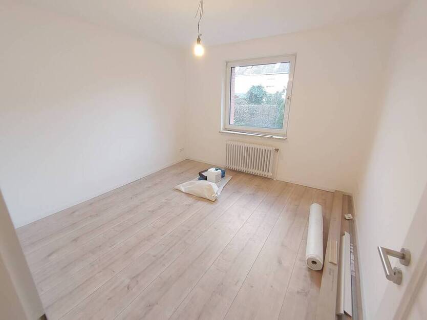 Wohnen am Waldrand: Sanierte 3-Zi.-Wohnung mit Süd-Terrasse in Lübeck-St. Gertrud, Tesdorpfstraße