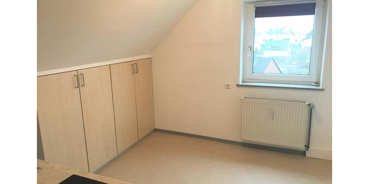 Dachgeschoßwohnung Auerbach in der Oberpfalz - 1 Zimmer, 37 m&sup2;, 350&euro; | Angebot:25361370