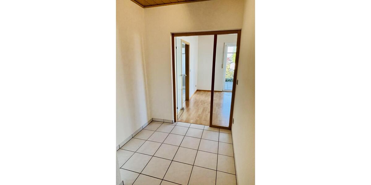 Erdgeschoßwohnung Nümbrecht - 3 Zimmer, 81 m&sup2;, 900&euro; | Angebot:26235359