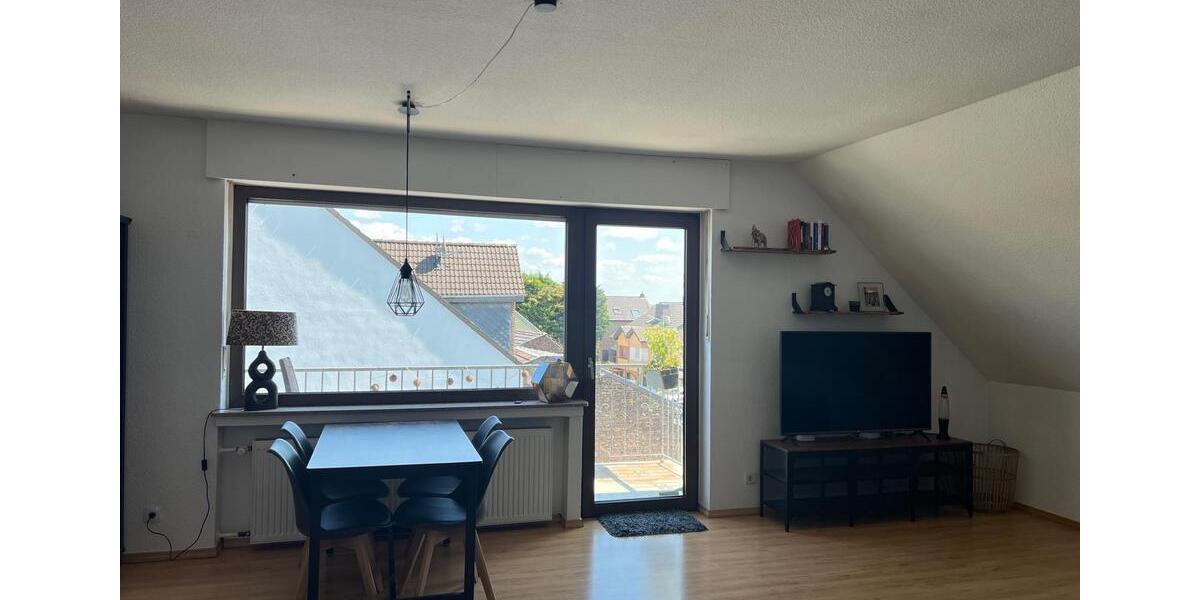 Dachgeschoßwohnung Bornheim - 2.5 Zimmer, 90 m&sup2;, 855&euro; | Angebot:26515567