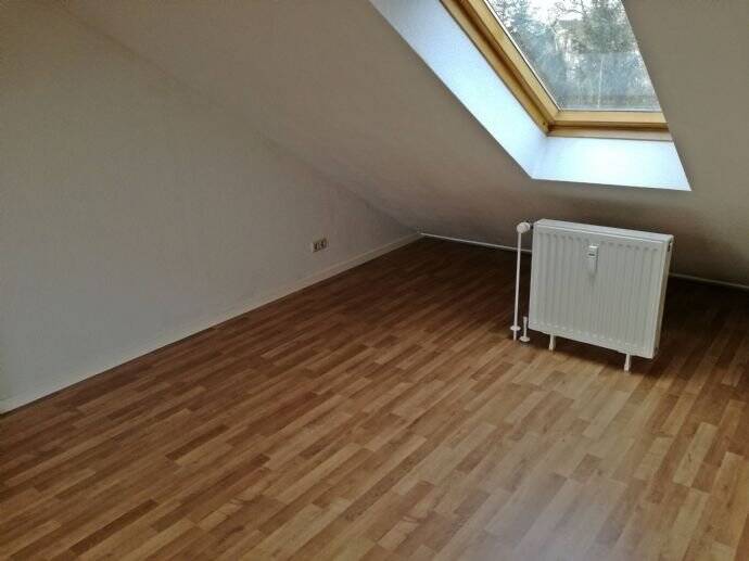 Ideal für Single++kleine, gemütliche 2-Zimmer-Wohnung++unterm Dach 2 zimmer