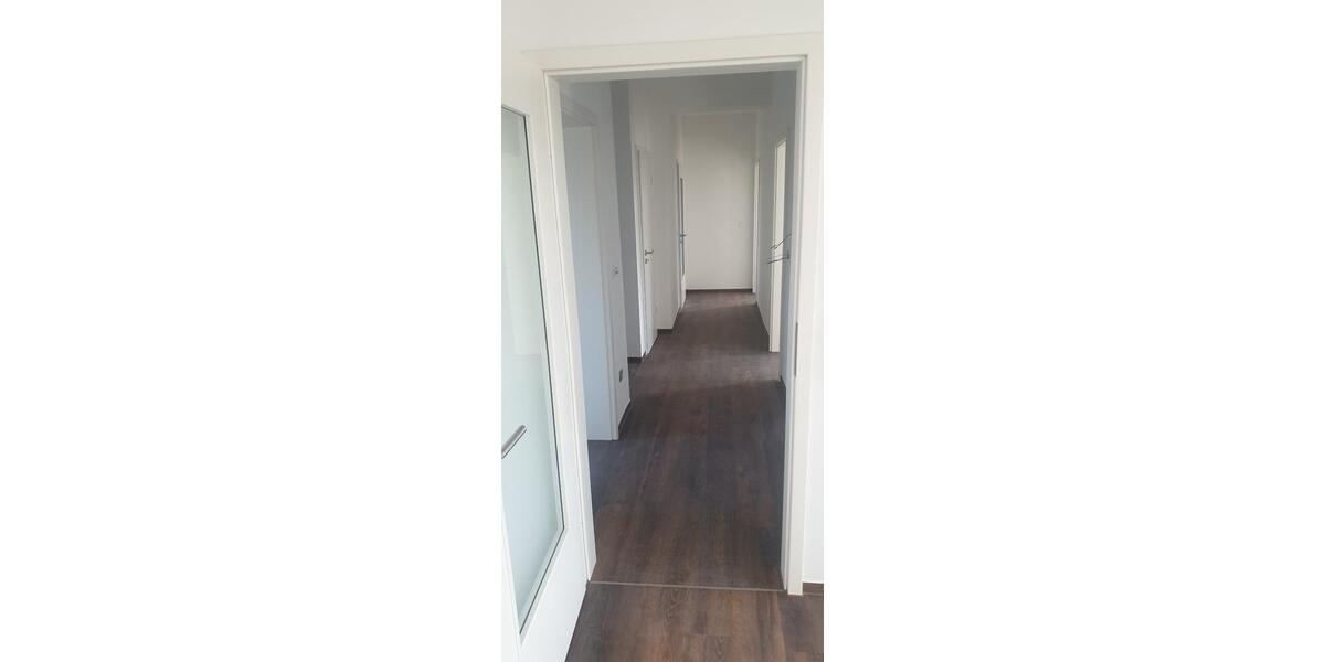 Etagenwohnung Zörbig - 3 Zimmer, 97 m&sup2;, 680&euro; | Angebot:25395488