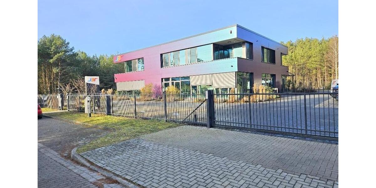 Modernes Büro in einem neuwertigen Firmengebäude, in Borkheide, bei Berlin, zu vermieten zimmer
