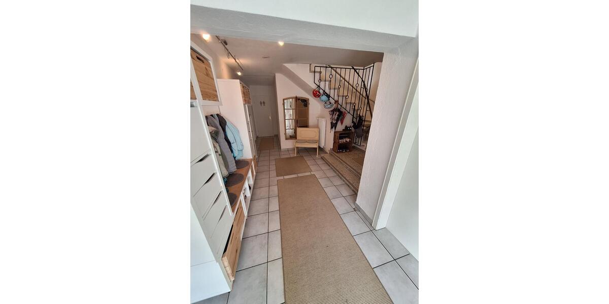 Einfamilienhaus Hennef (Sieg) - 9 Zimmer, 236 m&sup2;, 2.450&euro; | Angebot:26515213