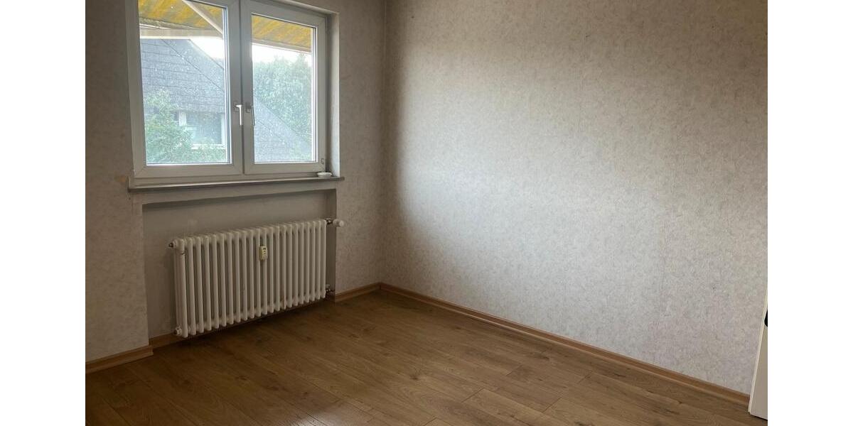 Dachgeschoßwohnung Leonberg - 4 Zimmer, 75 m&sup2;, 1.650&euro; | Angebot:24487529