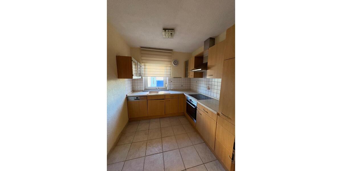 Teils möblierte Doppelhaushälfte mitten in der Stadt (4xZimmer) 4 zimmer