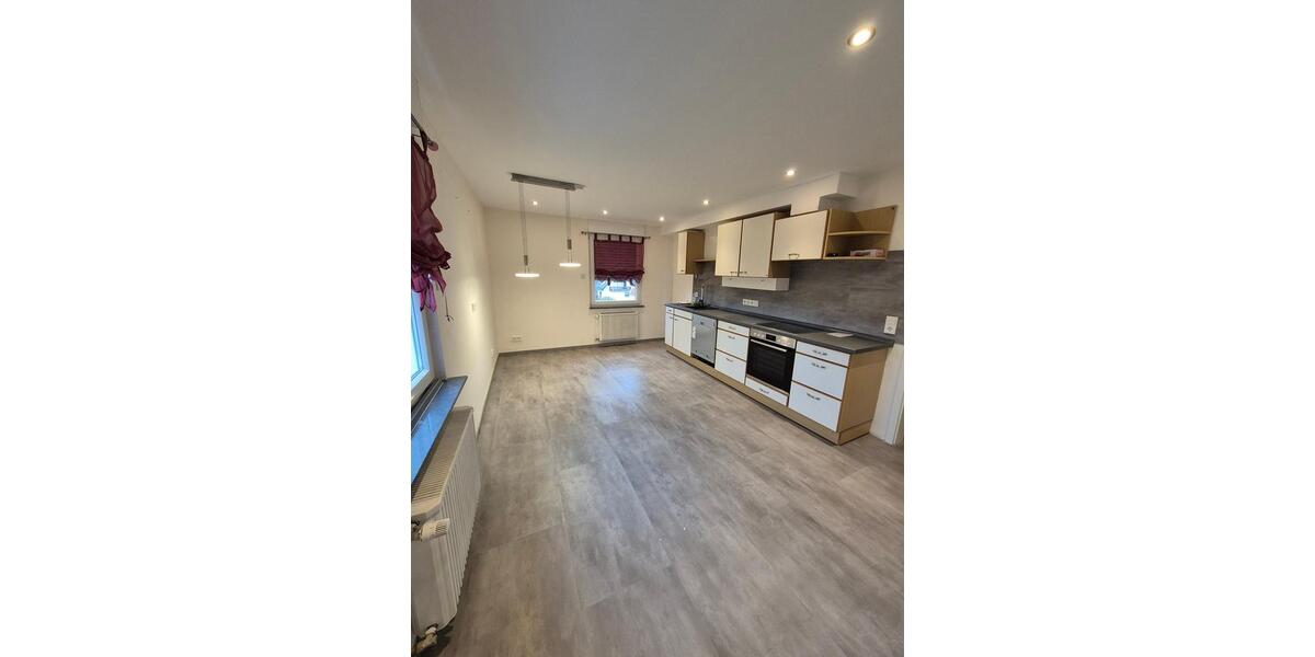 Etagenwohnung Netphen - 5 Zimmer, 102 m&sup2;, 795&euro; | Angebot:26020348