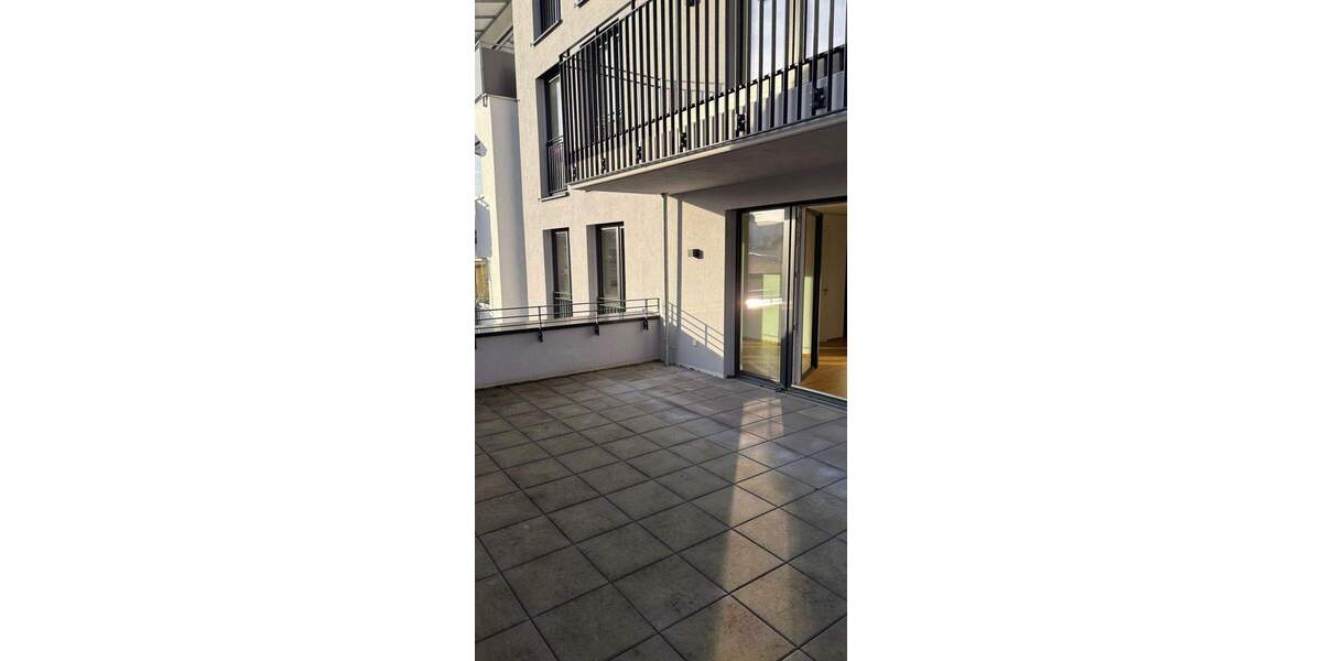 Etagenwohnung Offenbach am Main Hafen - 3 Zimmer, 106 m&sup2;, 1.990&euro; | Angebot:24250977