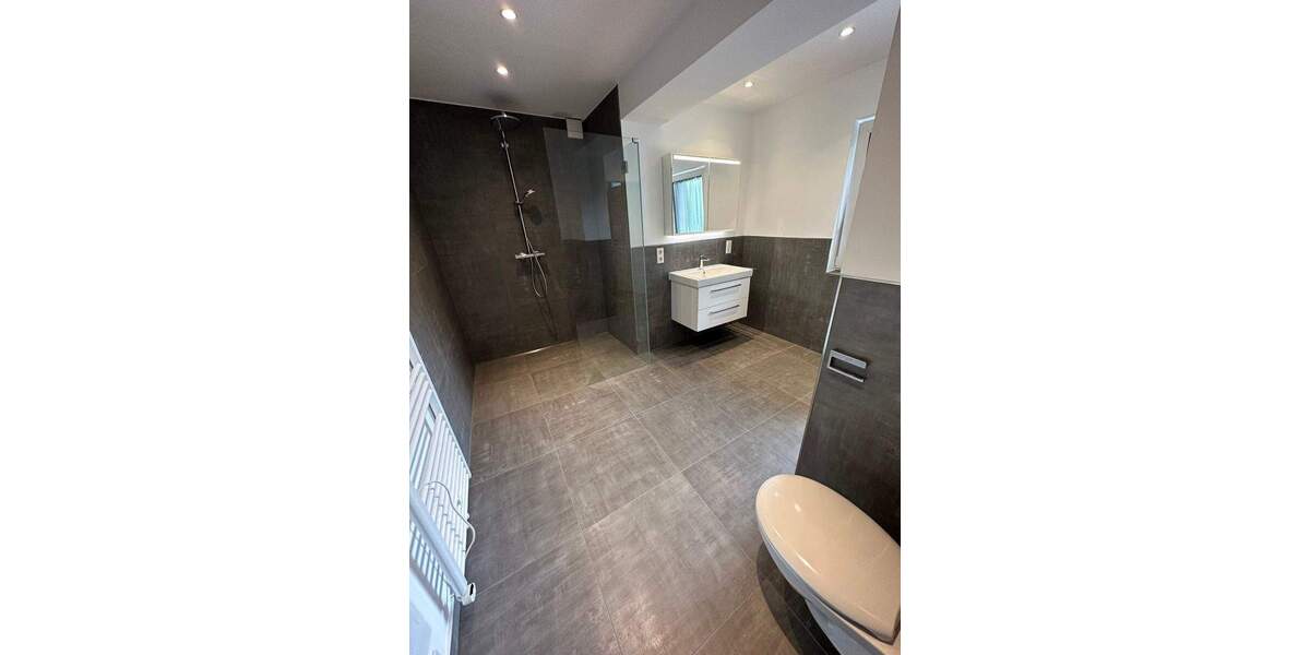 Etagenwohnung Trier Innenstadt - 2 Zimmer, 97 m&sup2;, 1.330&euro; | Angebot:26740573