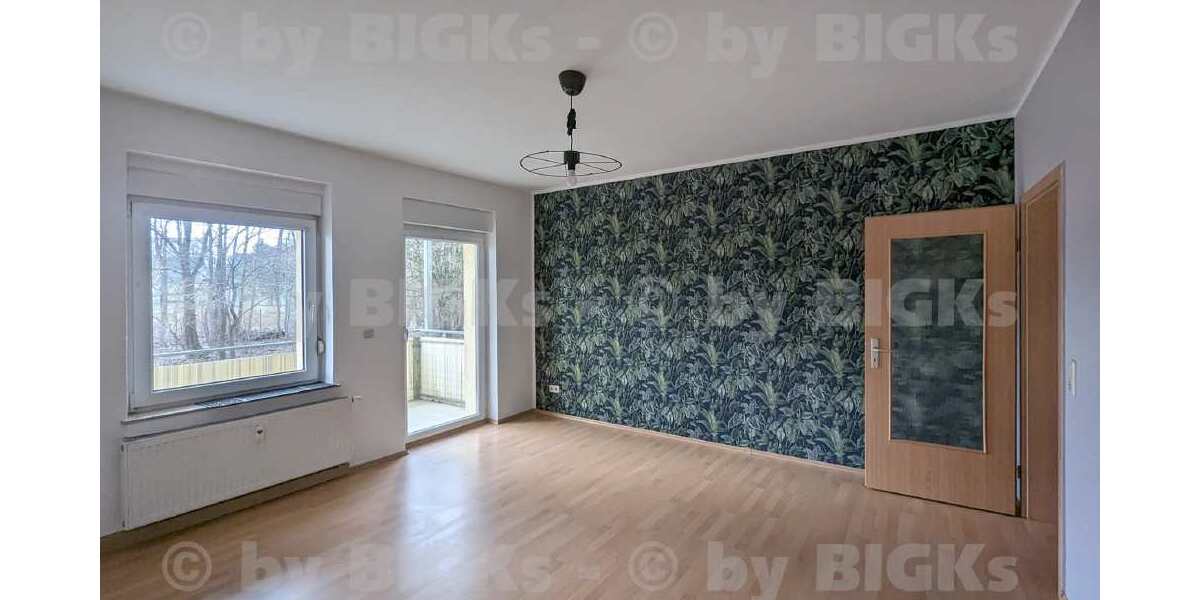 BIGKs: Suhl-Leninring: 2 Raum Wohnung Suhl,sep.Küche,Wannenbad, Balkon (-;) - Etagenwohnung Suhl Suhl Leninring | Angebot:27363189