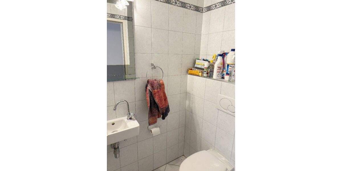 Etagenwohnung Düsseldorf Benrath - 3 Zimmer, 92 m&sup2;, 1.050&euro; | Angebot:25880128