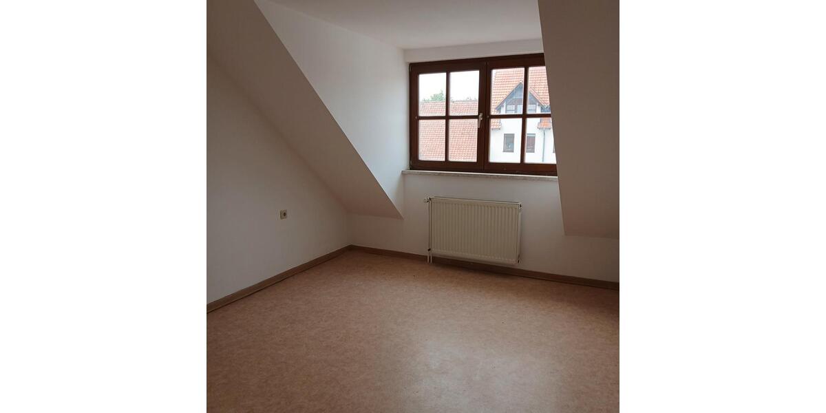 Dachgeschoßwohnung Oschersleben (Bode) - 3 Zimmer, 67 m&sup2;, 349&euro; | Angebot:26477202