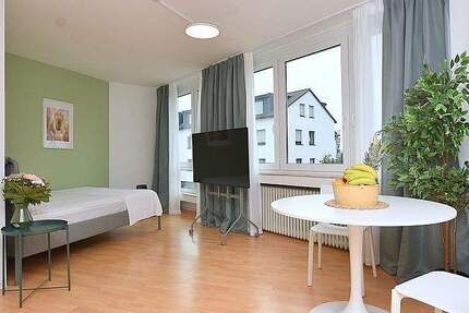 Modern möblierte 1,5-Zimmer Wohnung mit Balkon und PKW-Stellplatz in zentraler Lage in Sindelfingen 1 zimmer