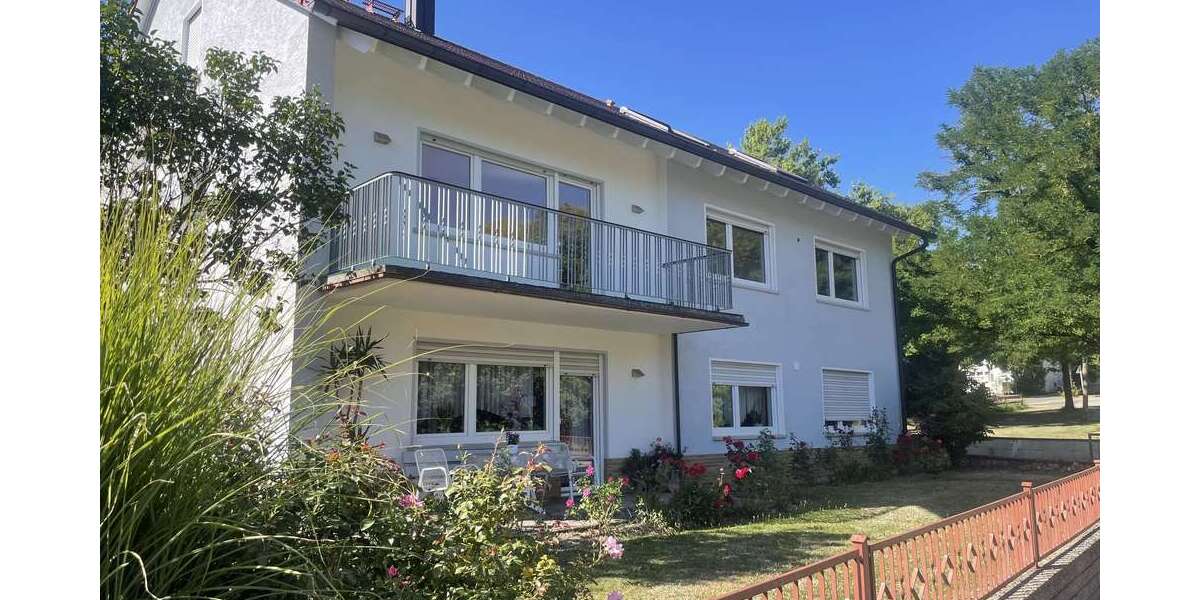 Etagenwohnung Bamberg Am Bruderwald - 4.5 Zimmer, 130 m&sup2;, 1.250&euro; | Angebot:27211292
