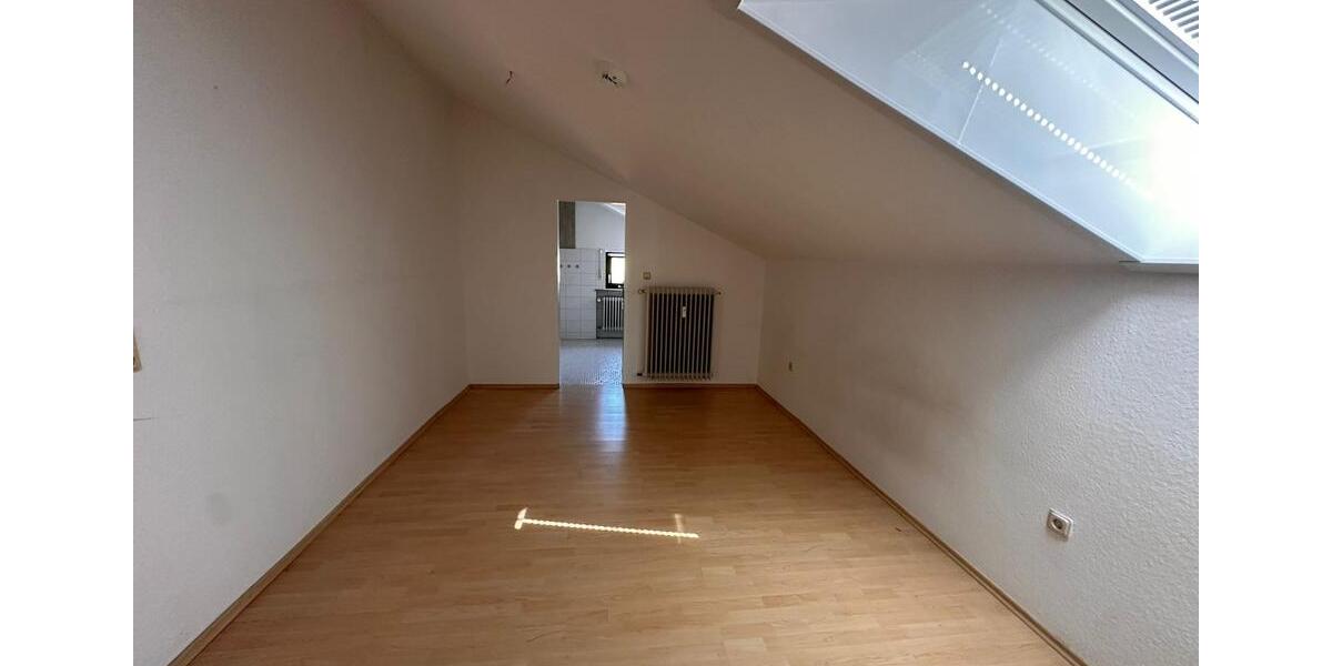 Dachgeschoßwohnung Hohenroth - 2 Zimmer, 67 m&sup2;, 550&euro; | Angebot:24215242