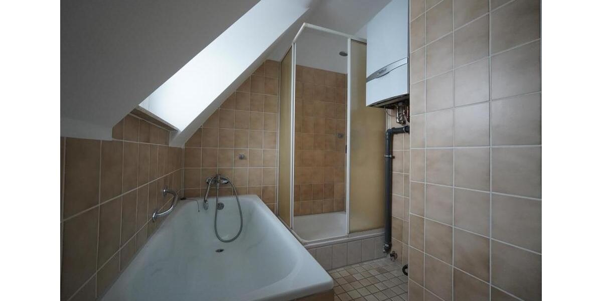 Dachgeschoßwohnung Bebra - 3 Zimmer, 93 m&sup2;, 580&euro; | Angebot:24682533