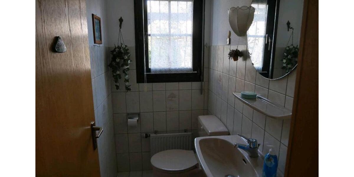 Einfamilienhaus Grünstadt - 7 Zimmer, 161 m&sup2;, 1.700&euro; | Angebot:26580273