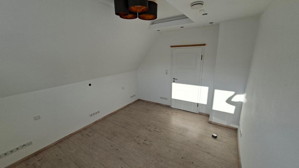 Etagenwohnung Zeven - 2.5 Zimmer, 80 m&sup2;, 1.090&euro; | Angebot:25060510