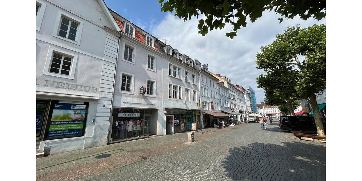 Etagenwohnung Saarbrücken - 5 Zimmer, 70 m&sup2;, 1.900&euro; | Angebot:23838445