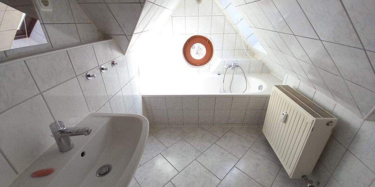 Etagenwohnung Crimmitschau - 3 Zimmer, 54 m&sup2;, 359&euro; | Angebot:25796757