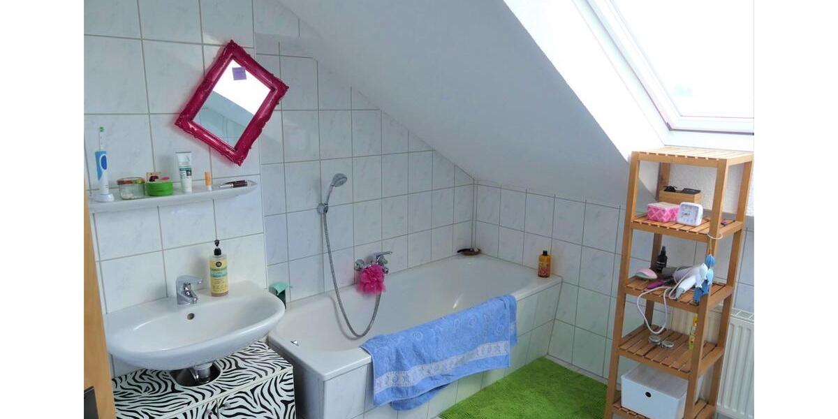 Wohnung im II. Obergeschoss in zentraler Wohnlage. 2 zimmer