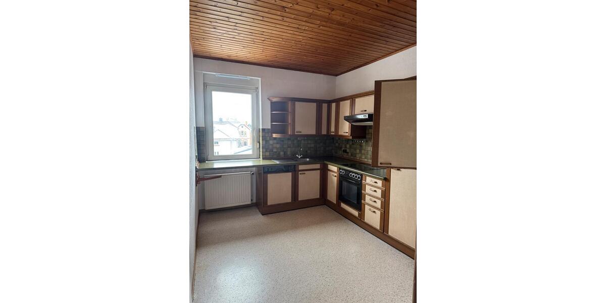 Dachgeschoßwohnung Gießen - 5 Zimmer, 105 m&sup2;, 1.450&euro; | Angebot:24855375