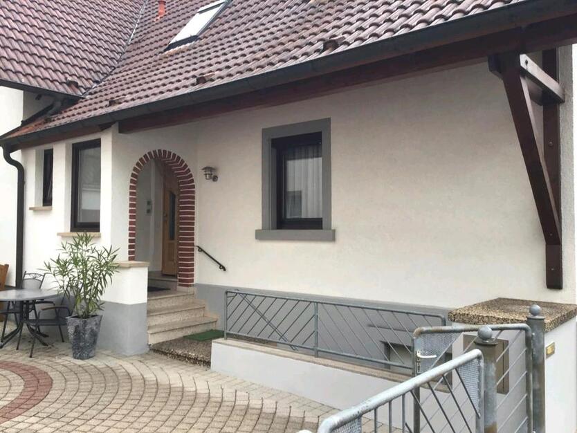 Charmantes Vorderhaus zu vermieten – ideal für ruhiges Paar