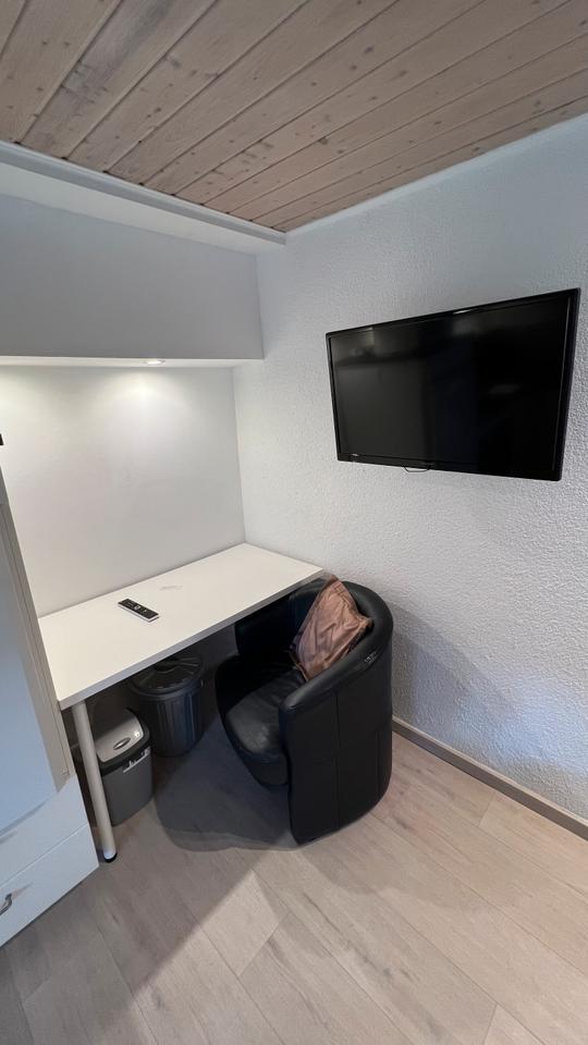 Vollmöbliertes und komplett eingerichtetes 1-Zimmer Apartment
