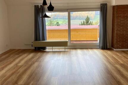 Schöne Dachgeschosswohnung mit Loggia - bezugsfertig ab sofort 3 zimmer