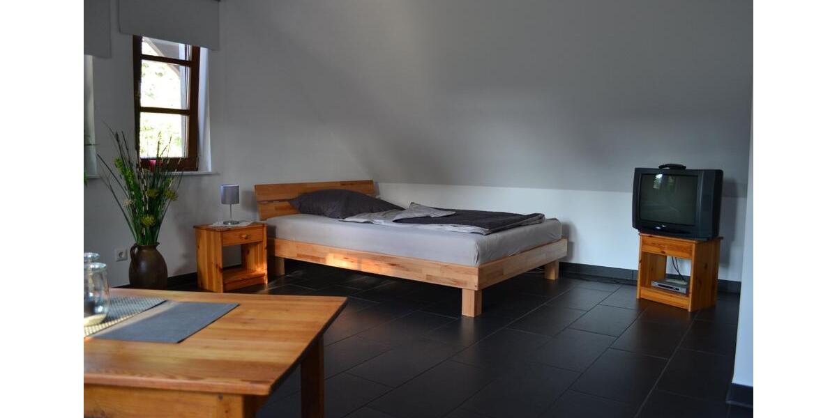 Dachgeschoßwohnung Untersiemau - 1 Zimmer, 45 m&sup2;, 400&euro; | Angebot:25512613