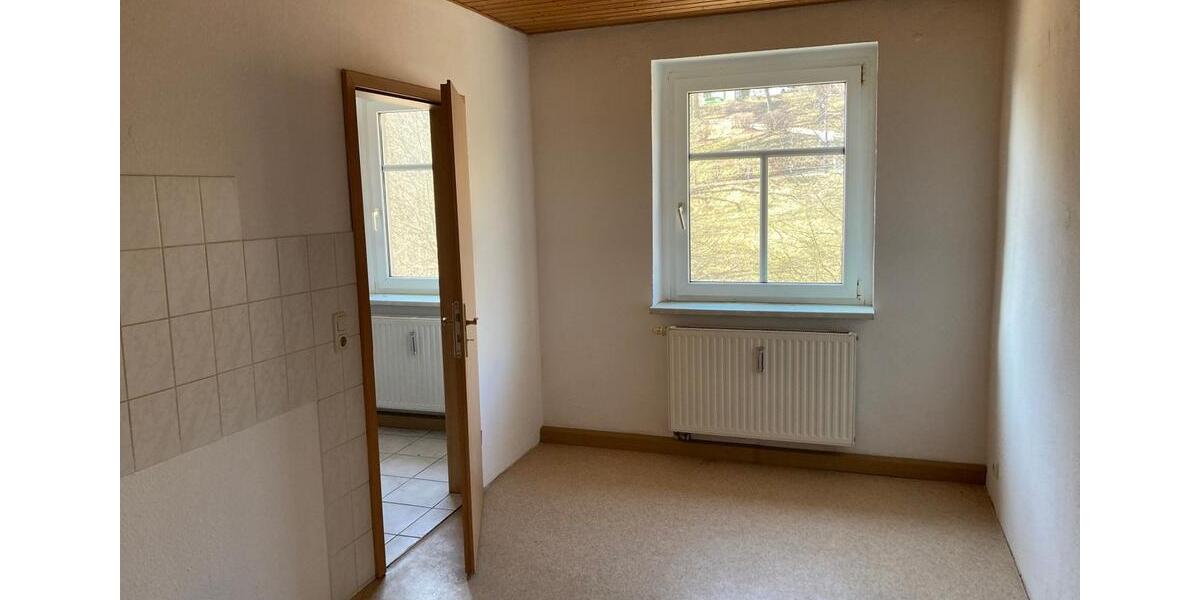 Dachgeschoßwohnung Adorf/Vogtland Vogtland - 2.5 Zimmer, 63 m&sup2;, 284&euro; | Angebot:25487034