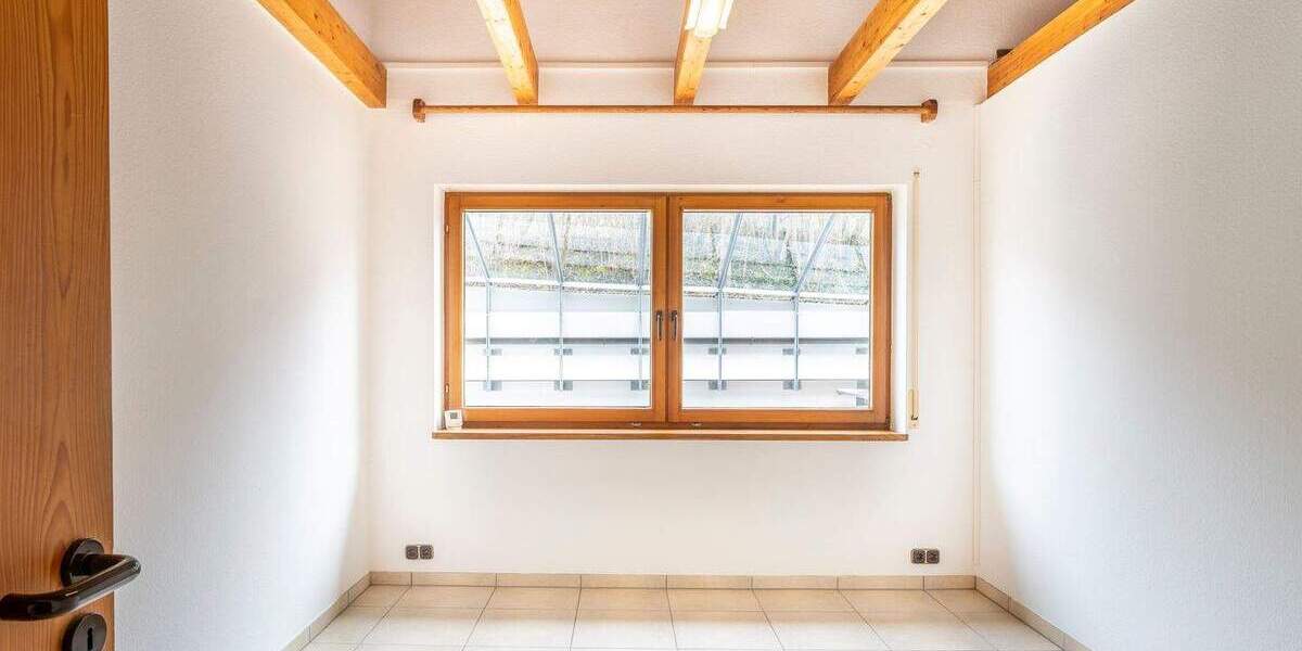 Mehrfamilienhaus, Wohnhaus Kippenheim - Schmieheim Schmieheim - 5 Zimmer, 190 m&sup2;, 1.900&euro; | Angebot:25140981